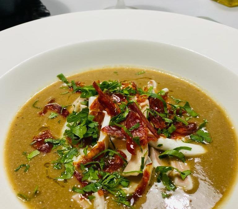 Spaghettis de calamars, bouillon oignons