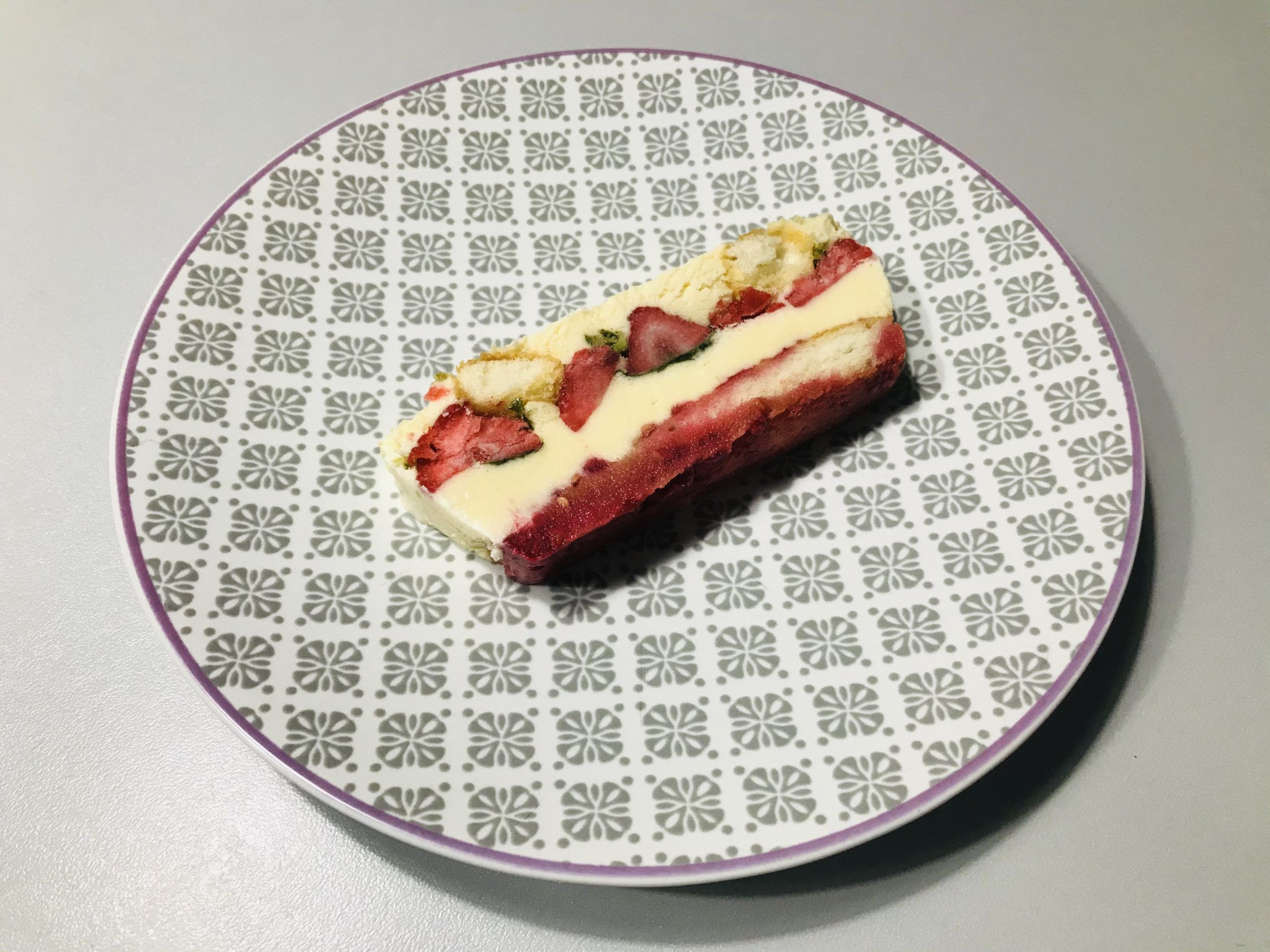 Tiramisu glacé aux fruits rouges