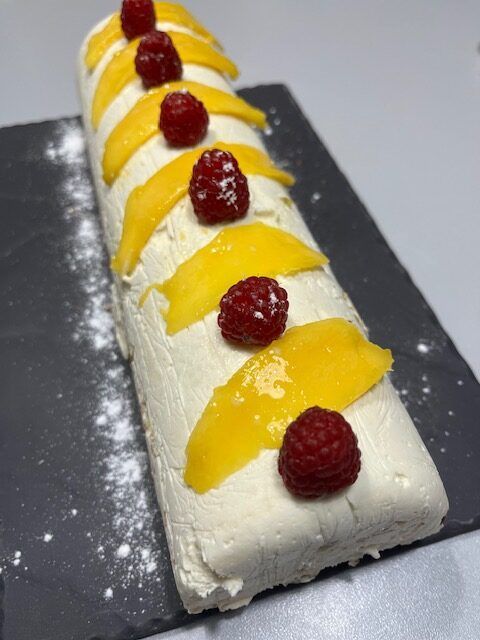 Bûche glacée à la mangue